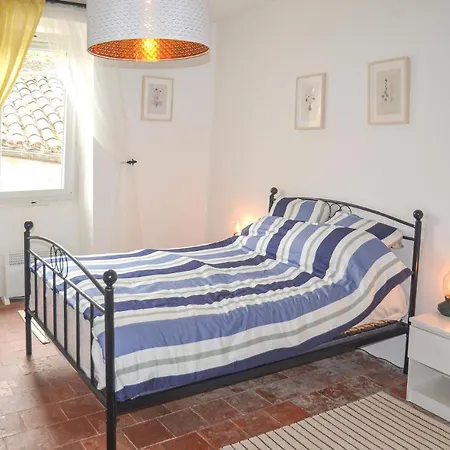 2 Bedroom In Holiday home *